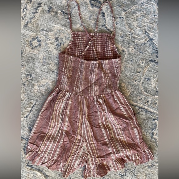 Striped Ruffle Bottom Romper - Picture 4 of 7